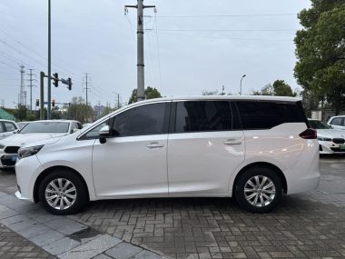 GAC Trumpchi M6 - фото 3