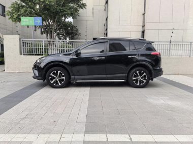 Toyota RAV4 - фото 2