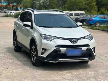 Toyota RAV4 - фото 2