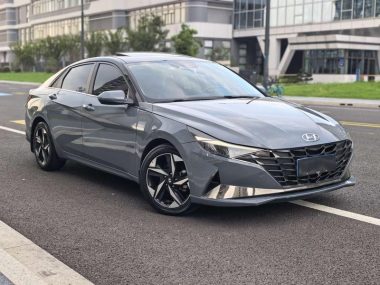 Hyundai Elantra - фото 2