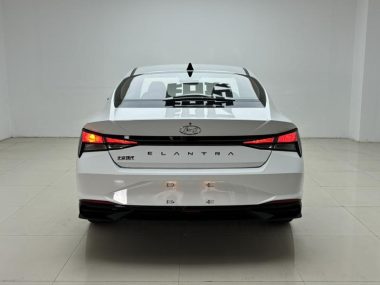 Hyundai Elantra - фото 4