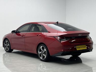 Hyundai Elantra - фото 4