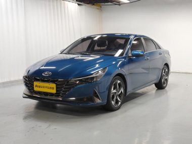 Hyundai Elantra - фото 0
