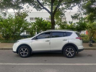 Toyota RAV4 - фото 2