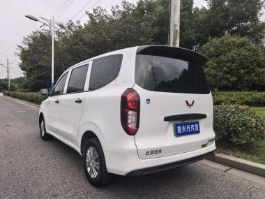 Wuling Hongguang EREV - фото 3