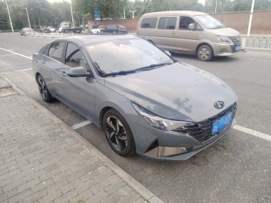 Hyundai Elantra - фото 2