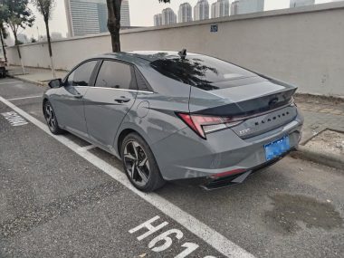Hyundai Elantra - фото 4