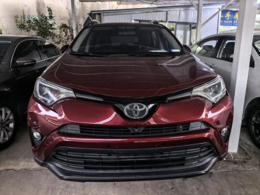 Toyota RAV4 - фото 1