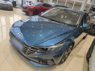 Hyundai Elantra - фото 0