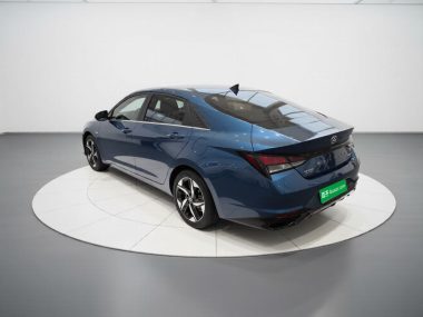 Hyundai Elantra - фото 3