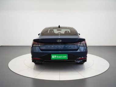 Hyundai Elantra - фото 4
