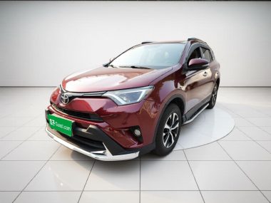 Toyota RAV4 - фото 0