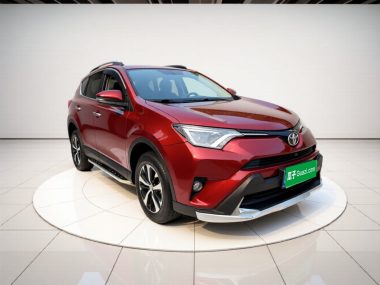 Toyota RAV4 - фото 2
