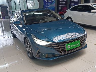 Hyundai Elantra - фото 2