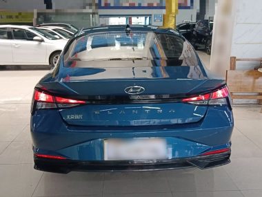 Hyundai Elantra - фото 4