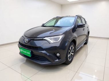 Toyota RAV4 - фото 0