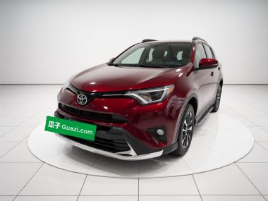 Toyota RAV4 - фото 0