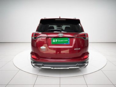Toyota RAV4 - фото 4