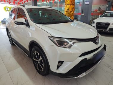 Toyota RAV4 - фото 4