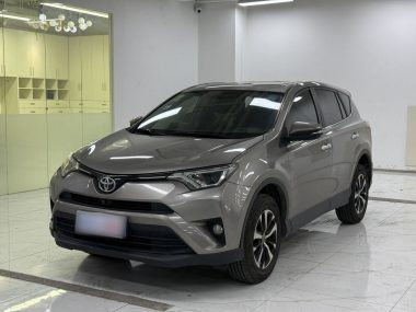 Toyota RAV4 - фото 0