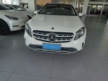 Mercedes-Benz GLA - фото 1