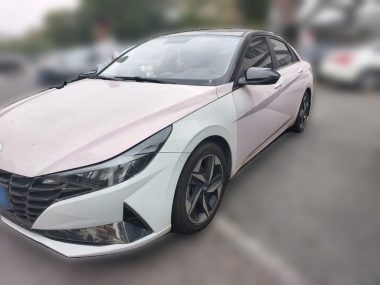 Hyundai Elantra - фото 0