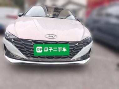 Hyundai Elantra - фото 1