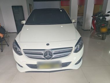 Mercedes-Benz B-Class - фото 1