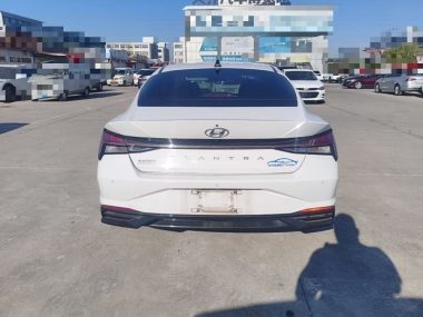 Hyundai Elantra - фото 2