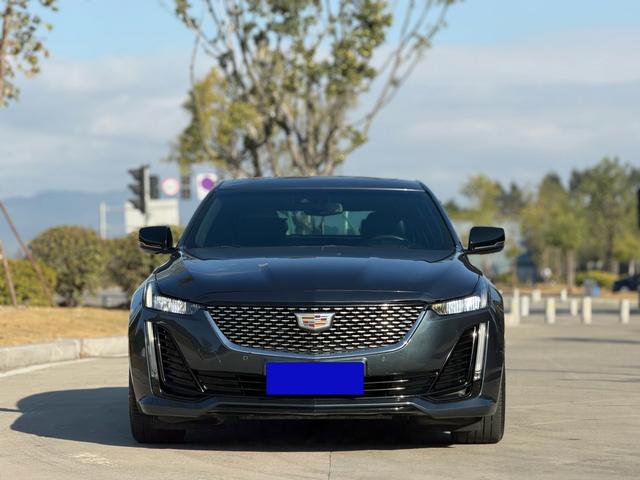 Cadillac CT5 - фото 1