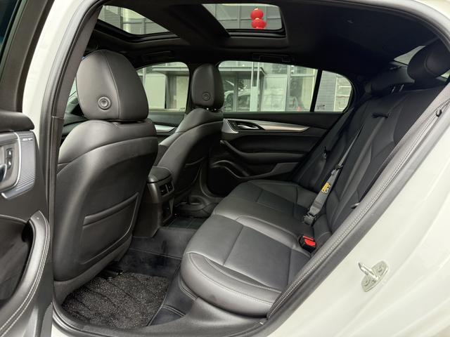Cadillac CT5 - фото 4