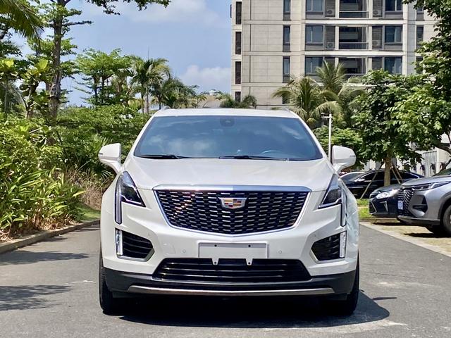 Cadillac XT5 - фото 1
