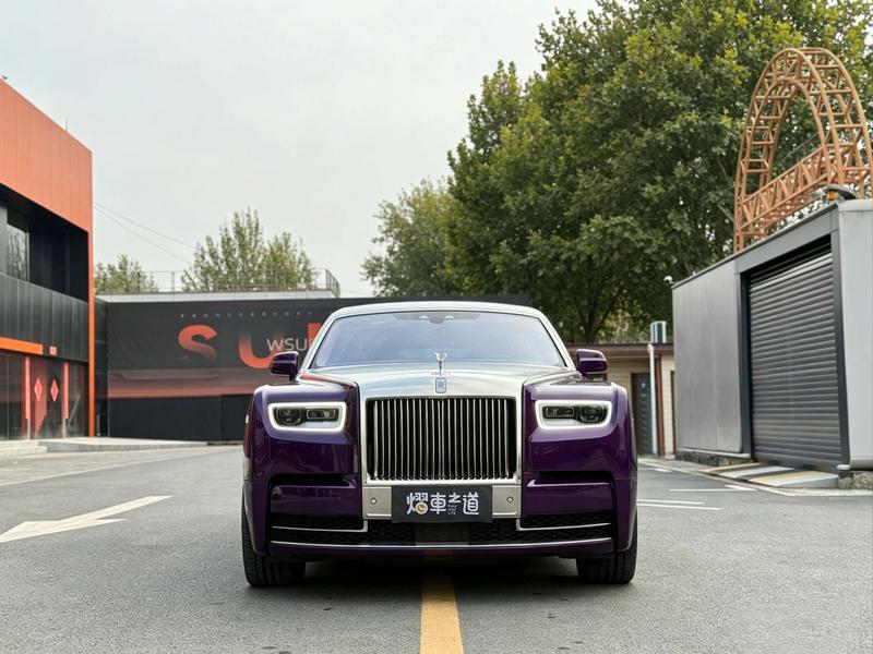 Rolls-Royce Phantom - фото 1