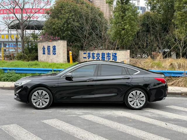 Hongqi H5 Classic - фото 2