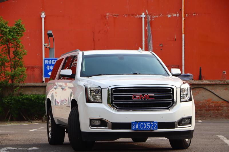 GMC YUKON - фото 1