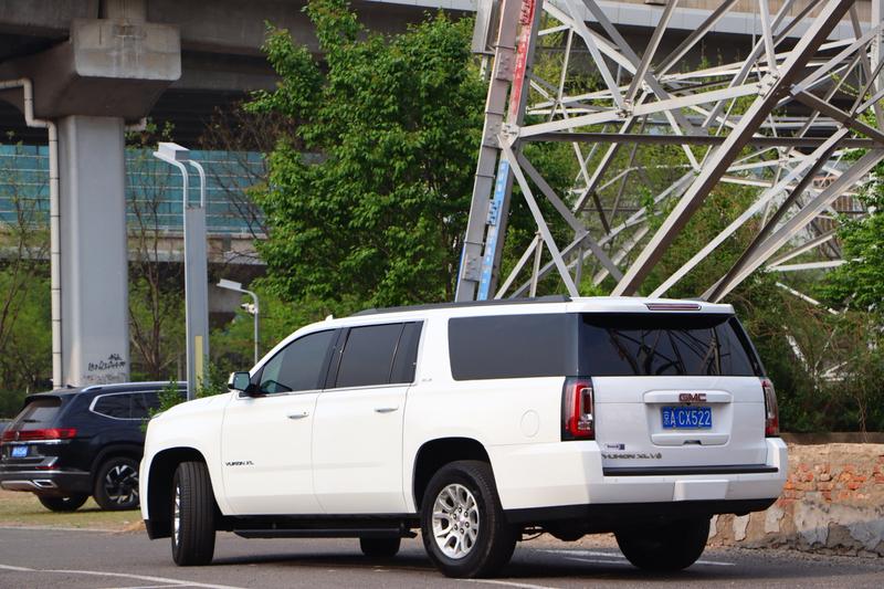 GMC YUKON - фото 3