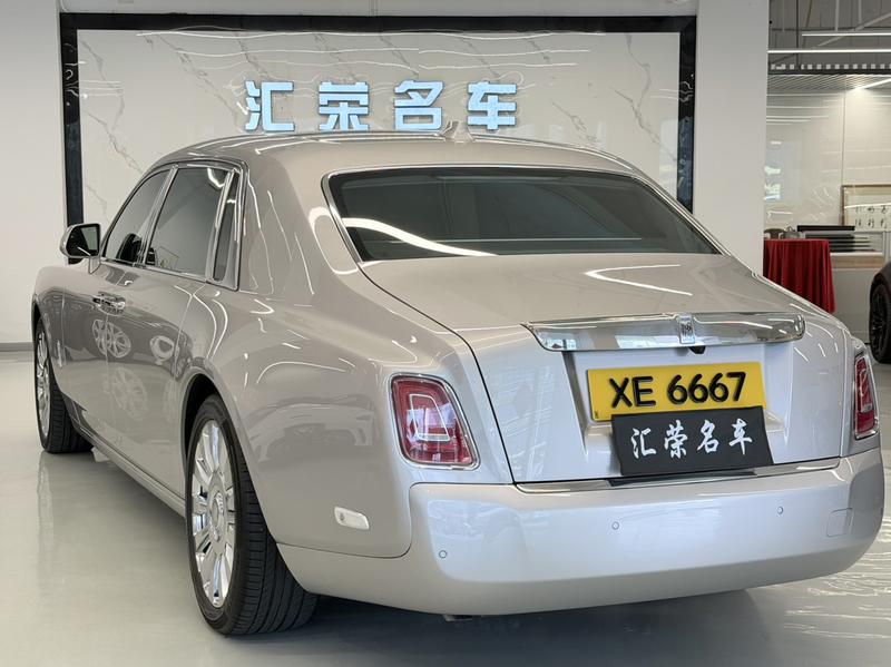 Rolls-Royce Phantom - фото 3