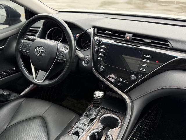 Toyota Camry - фото 4