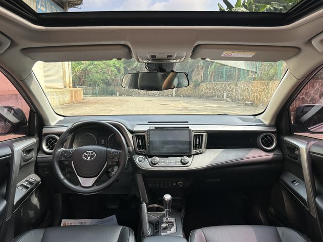 Toyota RAV4 - фото 4