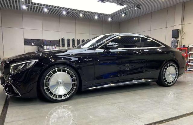 Mercedes-Benz S-Class AMG - фото 1