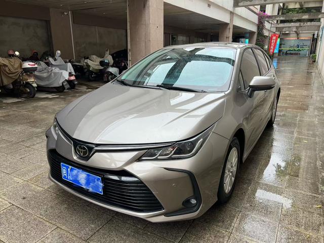 Toyota Corolla - фото 0