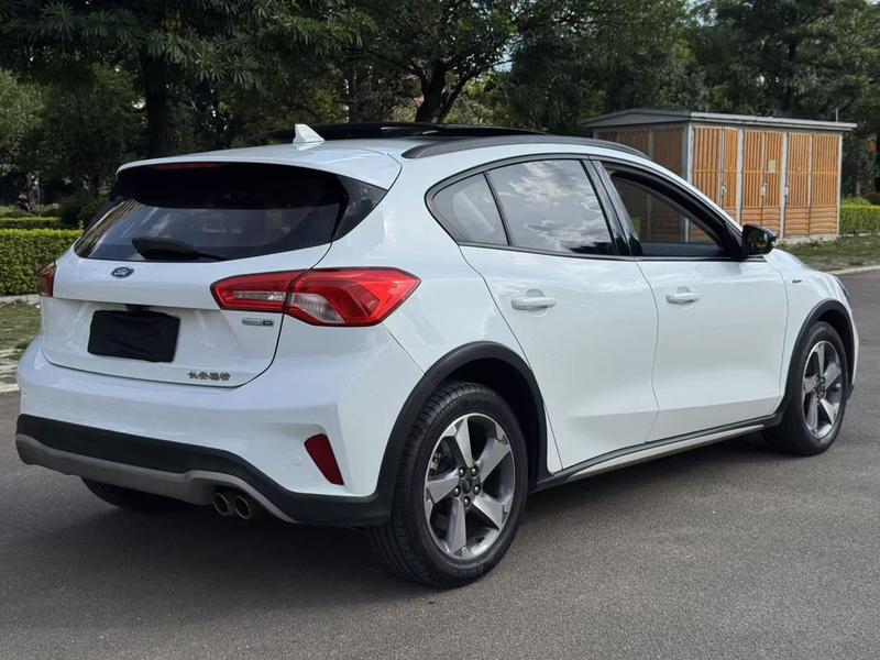 Ford Active - фото 4