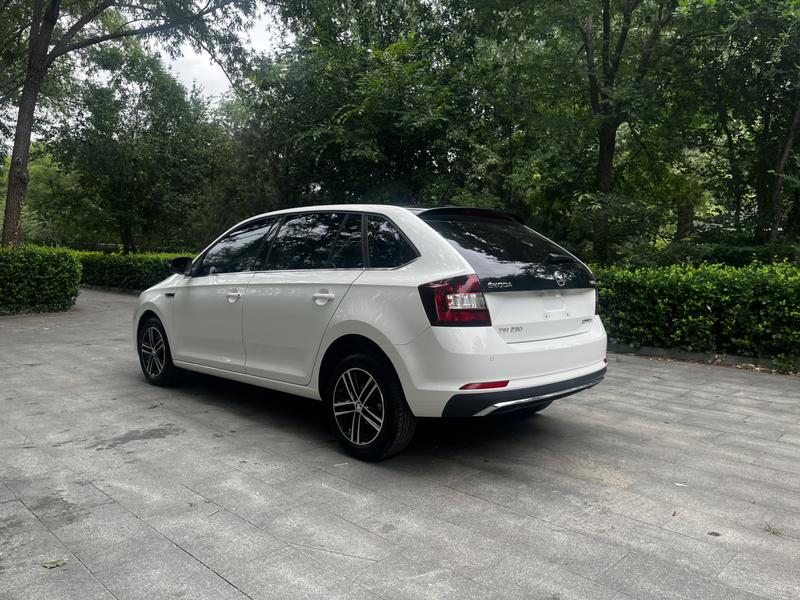 Skoda Rapid Spaceback - фото 3