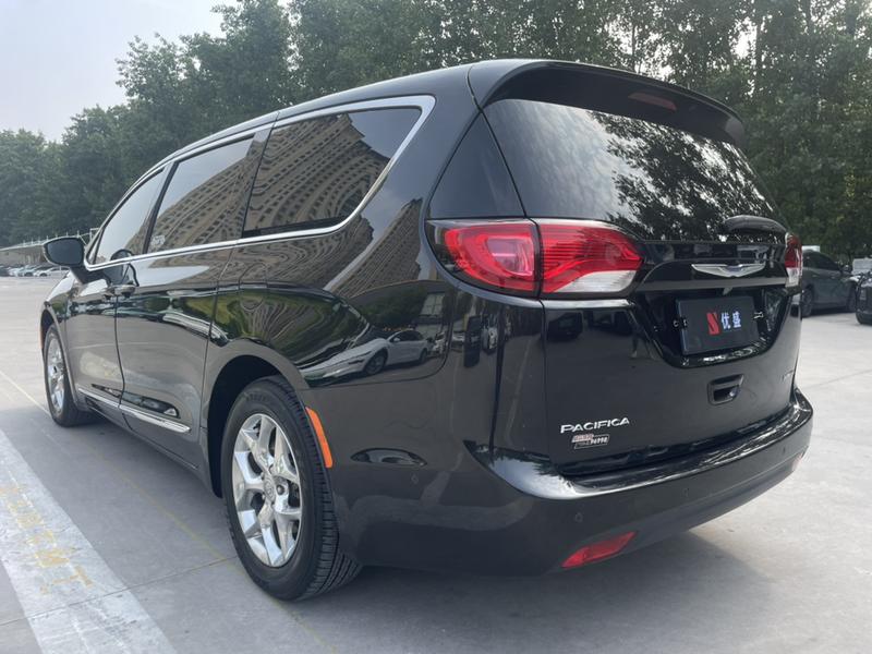 Chrysler Grand Voyager - фото 4