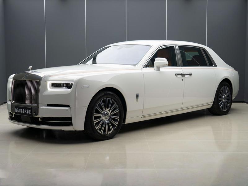 Rolls-Royce Phantom - фото 0