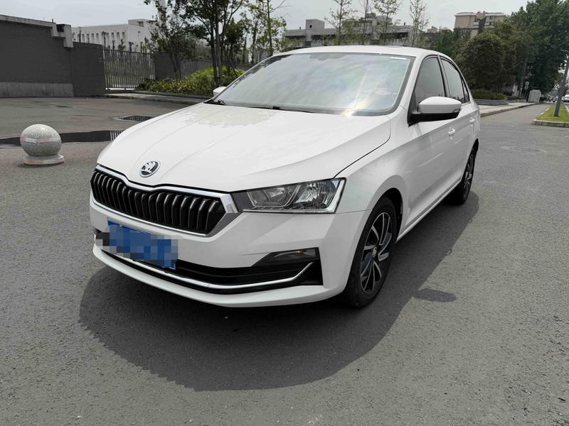 Skoda Rapid - фото 0