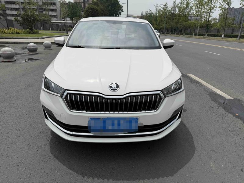 Skoda Rapid - фото 1