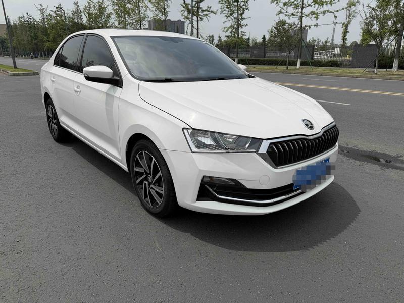Skoda Rapid - фото 2