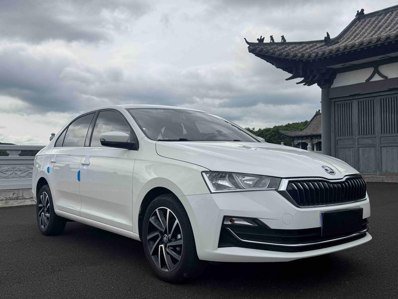 Skoda Rapid - фото 2
