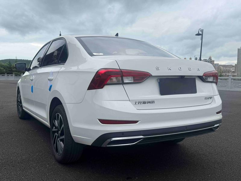 Skoda Rapid - фото 3